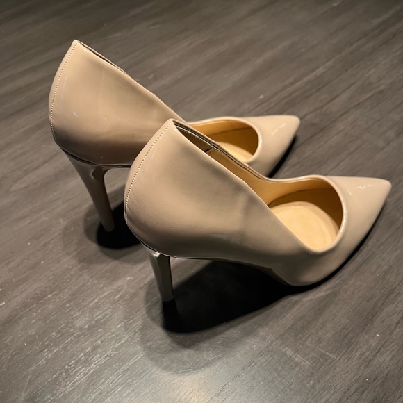 Pointed Nude Heels - Picture 2 of 3